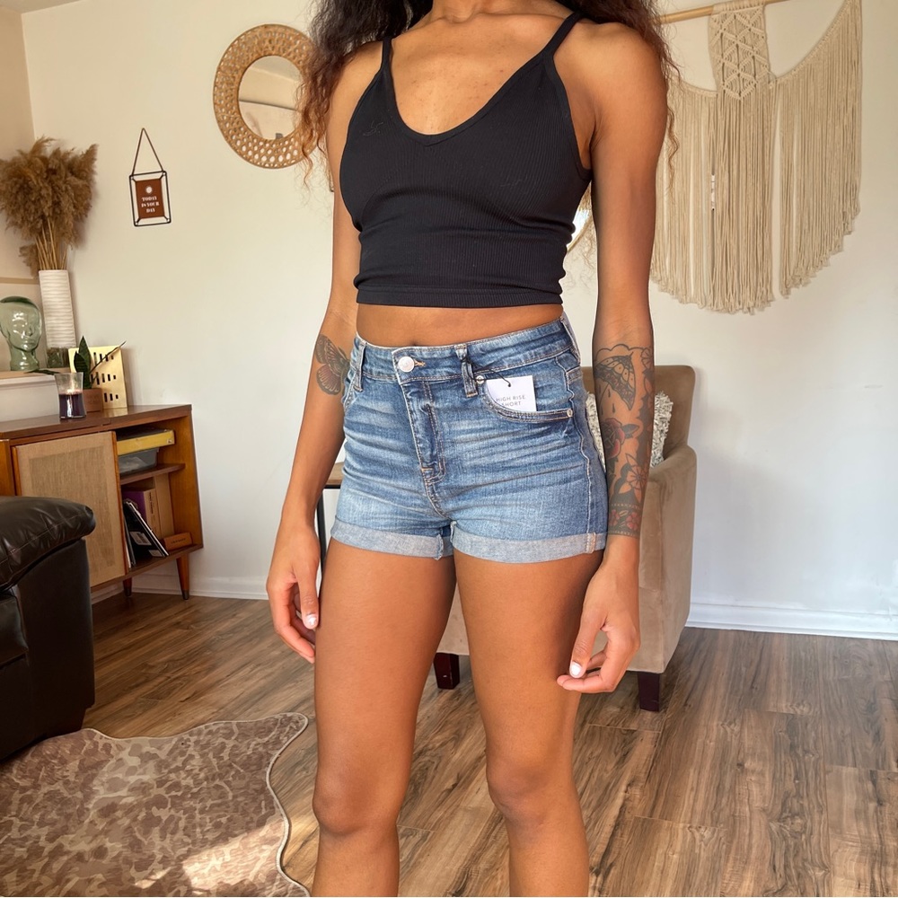 Blue Notes
Emma High Rise Shorts - Picture 7 of 8